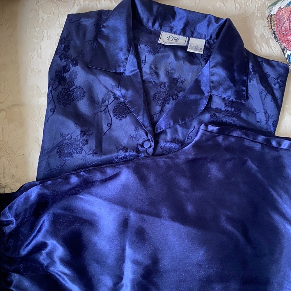 E.J.C. Intimates glamorous Blue long sleeve pajamas size medium NWT